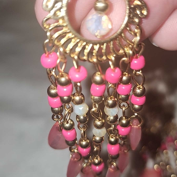 Earrings, fashion, gold tone, bead work NWOT - Picture 5 of 6